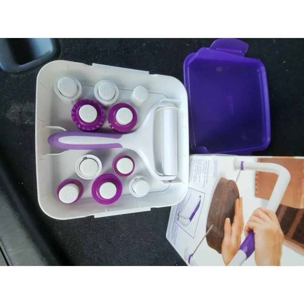 🎂Wilton Cake Decorating Supplies lot- Cake Leveler & Piping Tools: Preowned